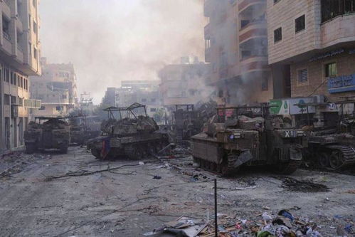 伊朗遭以袭击后各地爆发大规模抗议